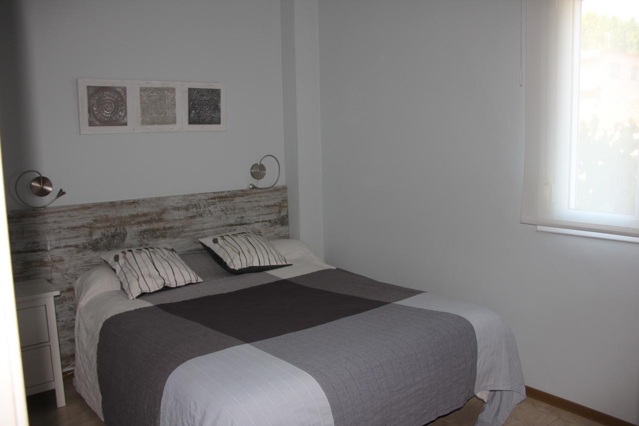 Apartamentos Caru Castelldefels Bagian luar foto