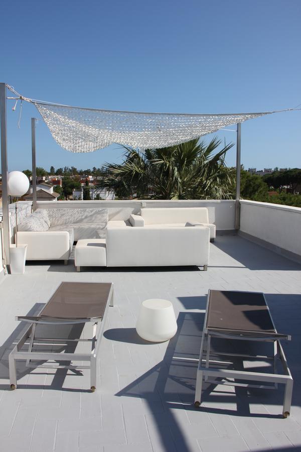 Apartamentos Caru Castelldefels Bagian luar foto