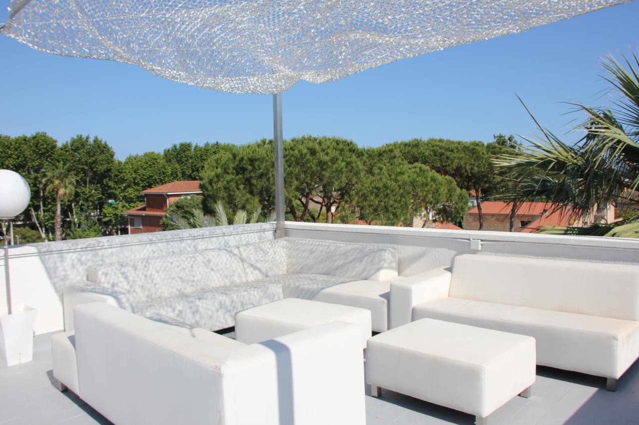 Apartamentos Caru Castelldefels Bagian luar foto