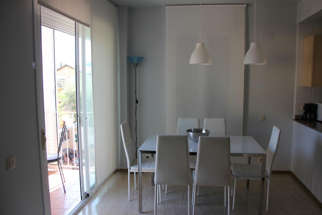 Apartamentos Caru Castelldefels Bagian luar foto