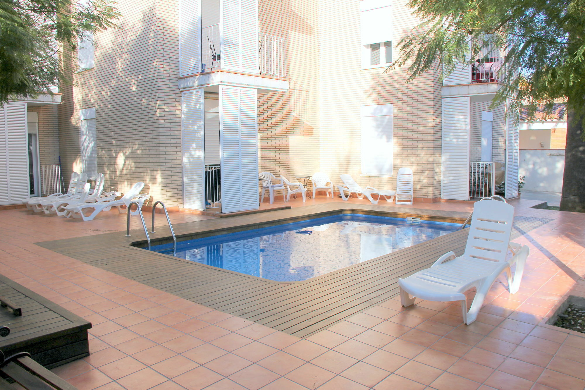 Apartamentos Caru Castelldefels Bagian luar foto