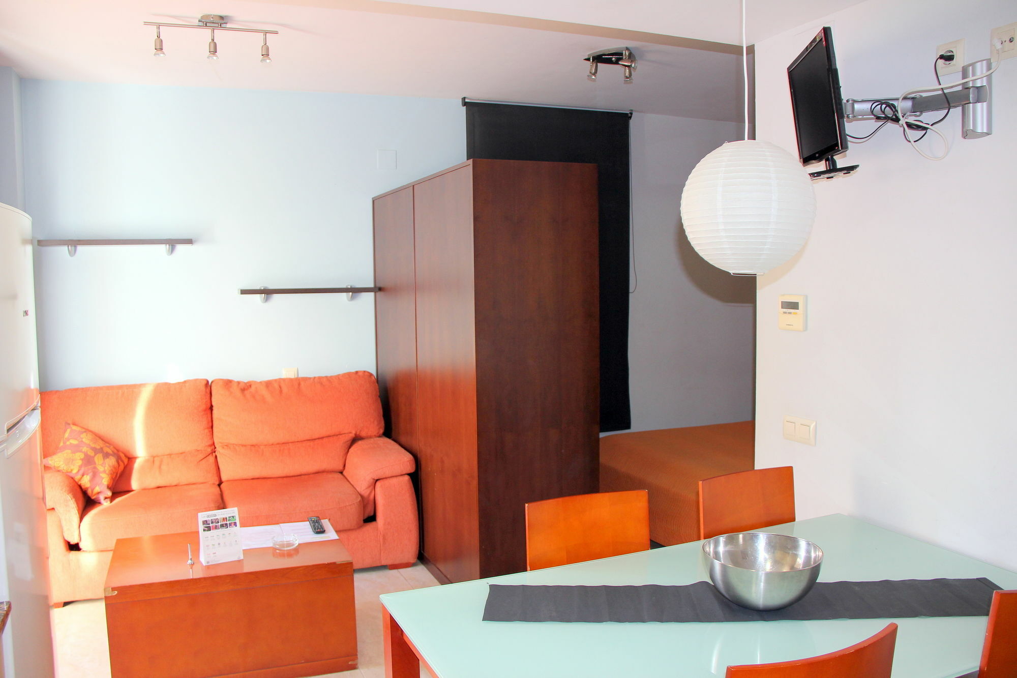 Apartamentos Caru Castelldefels Bagian luar foto
